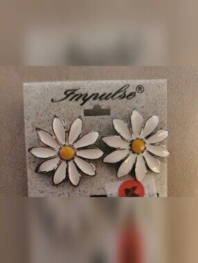 Impulse White & Yellow Daisy Hair Clips